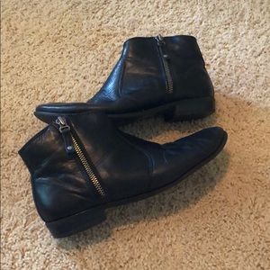 ALDO black genuine leather zip up boogie flat